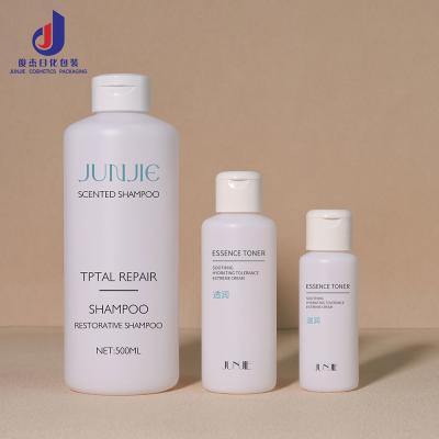 Chine Bouteille de shampooing en plastique PET avec bouchon à rabat de 60 ml, 120 ml, 500 ml, emballage de lotion pour le corps pour emballage cosmétique à vendre