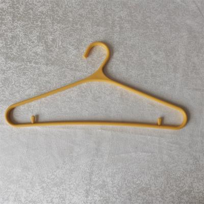 China New Fashion Clothes Hangers Wholesaler Plastic Hanger Goods Colored Plastic Slip E-friendly Eco-friendly Material Non for sale