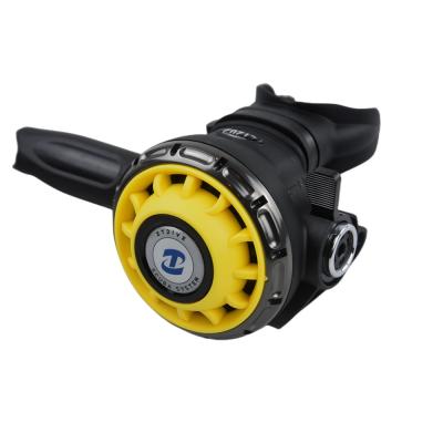China Equipo de submarinismo secundario de cobre amarillo durable del regulador, regulador ultraligero del equipo de buceo en venta