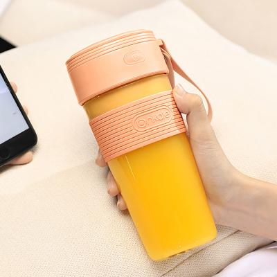 China Adjustable Personal Handheld Fruit Juicer Cup Mini Speed USB Electric Juicer for sale