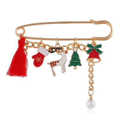 China Holiday Party Amazon Hot Selling Real Gold Plated Green Red Tassel Santa Claus Brooch Link Chain Brooch Christmas Brooches For Xmas Gifts for sale