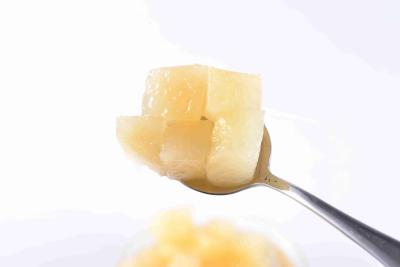 Chine Les moitiés de poire en boîte par saveur douce légère, entassent en vrac nourriture en boîte 3 ans de durée de conservation à vendre