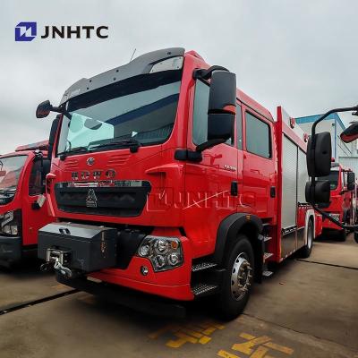 China Howo TX caminhão de combate a incêndios 5000L tanque de espuma de água 4X4 com caminhão guindaste à venda