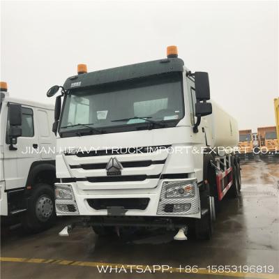 China 25000 litros de Sinotruk Howo 25cbm riegan el camión de la regadera del agua del camión del tanque en venta