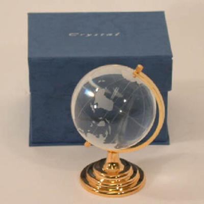 China Europe Crystal Globe With Gold Stand Crystal Earth Ball for sale