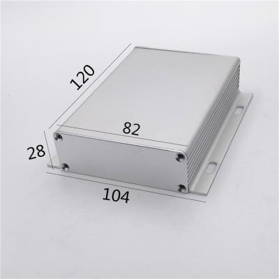 Chine 82*28*120mm Tubes carrés de montage mural pour équipement à vendre