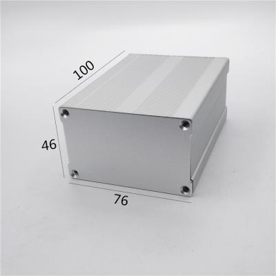 Chine clôtures en aluminium expulsées blanches de anodisation de boîte de 76*46*100mm à vendre