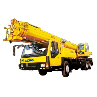 China TRUCK CRANE QY30K5-I 5-Section boom 30t mobile truck crane for sale for sale