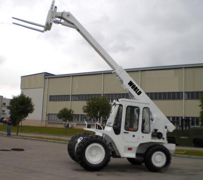 Cina Engine Powered Telehandler with Joystick Controls in vendita