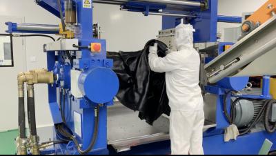 Chine FKM caoutchouc fluoré 1,85 gravité spécifique et 20 60 viscosité Mooney pour les joints de soubassement de soupape à vendre