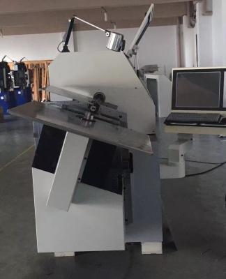 Chine Machine à cintrer de haut fil automatique efficace avec la boîte mobile à alimentation de fil à vendre