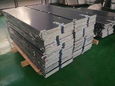 Cina Strato di alluminio su misura del favo di dimensione PVDF con buona resistenza all'umidità in vendita