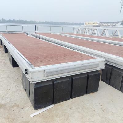 Cina Black LLDPE Floaters With Loading Capacity Of 350kgs/M2 And EPS Foam For Marina Floating Dock in vendita