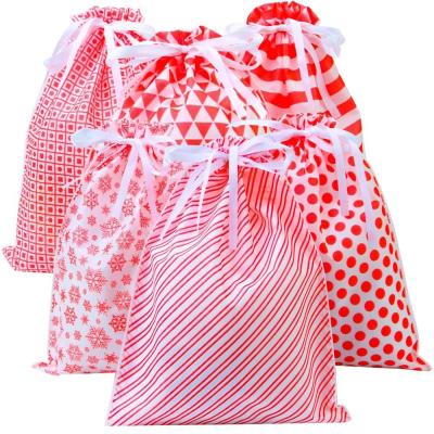 Chine Sac de cordon de camouflage du PE 20cm d'OEM de Noël 120x0.4cm à vendre