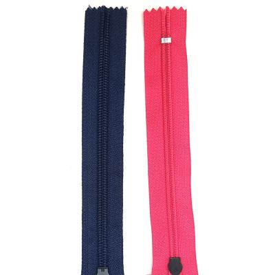 China Branded Pull Long Chain Zipper Sale Zip Roll Wholesales Nylon Zipper Open-End for sale