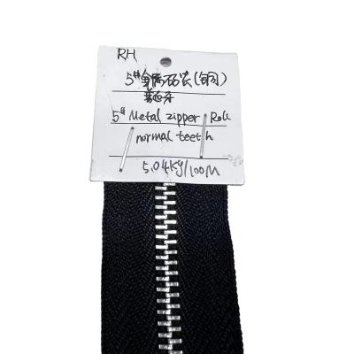 China Direct Factory Sale Invisible 2022 Nylon Zipper Roll Metal Zipper Roll Normal Teeth for sale