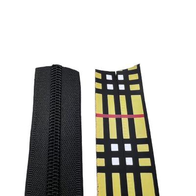 China Direct Factory Sale Nylon Zipper Roll Long Chain Roll #5 Invisible Nylon Teeth Zipper for sale