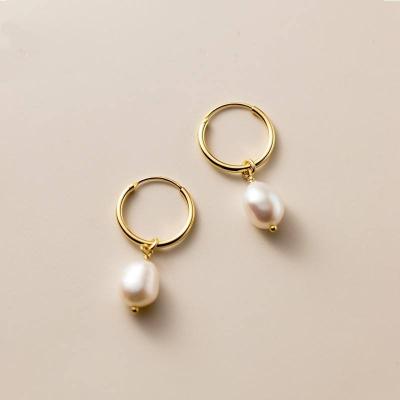 China 2023 S925 Lead Free Nickel Free Elegant Silver Circle Pearl Clip On Earrings Sterling Silver Baroque Freshwater Pearl Tasty Drop Earrings for sale