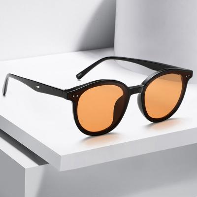 China 10 Years Experience Vendor Hot Selling New Fashion Sun Glasses Custom Logo Unisex Retro Shades Eyeglasses Vintage Sunglasses 8906 for sale