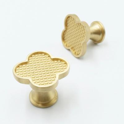 China Customized Modern Modern Kitchen Furniture Hardware Cabinet Door Handle Interior And Brass Knob for sale