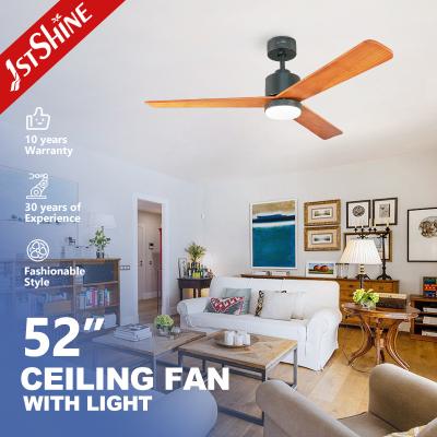 China Smart Home 52“ het Licht van de SlaapkamerPlafondventilator met Sterke Wind 3 Kleurenlicht Te koop