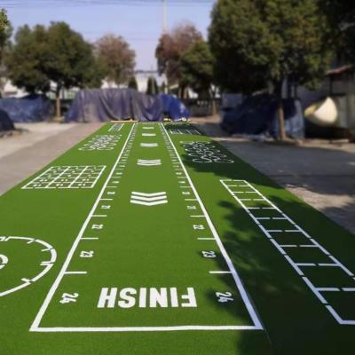 Chine 63000 points de suture/m2 Densité d'herbe artificielle Tapis de gazon sportif pour plancher de gymnase à vendre