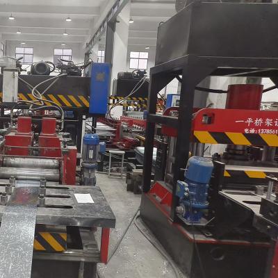 Cina PLC Cable Tray Cover Making Machine 1-2mm Spessore Acciaio Taglio idraulico Tipo in vendita