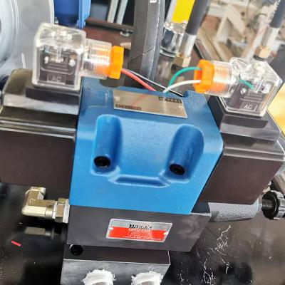 Chine Système de commande PLC en métal, machine à perforer les plateaux de câbles 220V Production et sortie à vendre