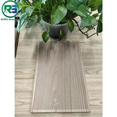 Cina Artistic Aluminum laser cutting Aluminum Perforated Panels CNC Carved Exterior PVDF Coating in vendita