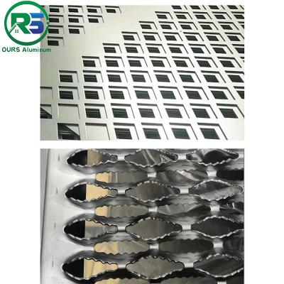 China External Commercial Aluminum Art Deco Metal Panels Screen Blue Sky Metal Wall Tiles en venta