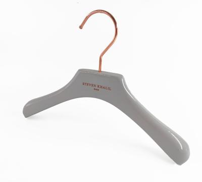 China DISPLAY LY271High quality kids clothes hanger customize brand hanger wooden kids clothes hanger for sale