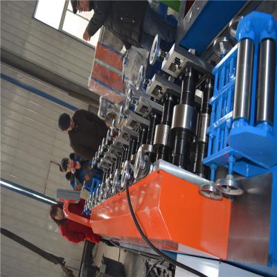 Cina Perno d'acciaio 45# e rotolo della pista che forma macchina con il sistema di controllo dello SpA in vendita