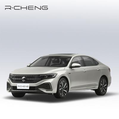 China Veículo motorizado usado Volkswagen Passat Carros a gasolina usados 250 N·M à venda