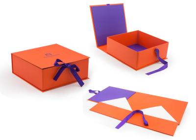 China Coste y espacio de empaquetado de envío del ahorro de la caja magnética plegable de la impresión en offset en venta