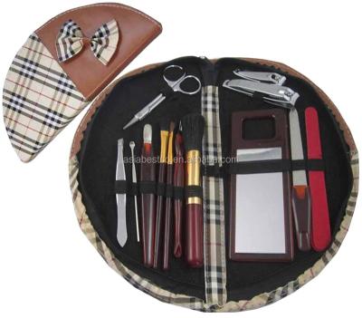 China For Lady's Beauty Daily Used 18pcs Manicure Pedicure Set And Cosmetic Lady's Set for sale