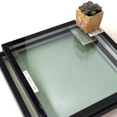 China Cheap Custom Single Yard Single Glass Sheet Tempered Glass Raw Material Fire Proof Glass Glazed Unit Insulated Panel For Greenhouse en venta