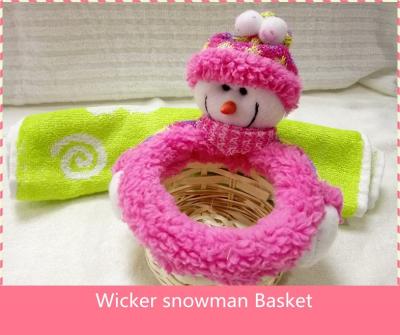 China Europe New Products Cheap Wicker Snowman Gift Basket For Christmas Wedding Decoration for sale