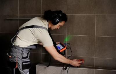中国 携帯用地下の垂直になる水漏出探知器の工具セットPQWT L30 50cmの深さ 販売のため