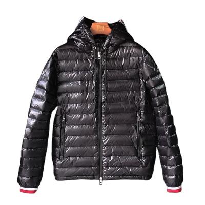 China Lightweight Anti-Wrinkle Mens Winter Hooded Bomber Quilted Down Jackets for sale