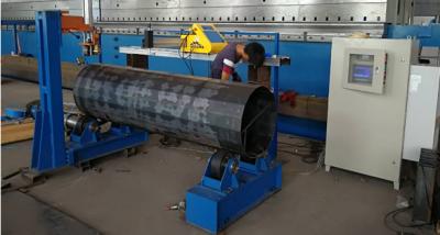 China Diámetro 680 mm, carrera 2000 mm Máquina de corte de puertas de postes ligeros CNC 3 Ejes en venta