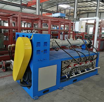 Chine Vis en caoutchouc de la machine 4 d'extrudeuse d'alimentation froide pour des pièces d'auto à vendre