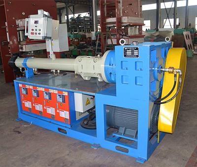 Chine Machine en caoutchouc d'extrudeuse d'alimentation froide en caoutchouc de silicone à vendre