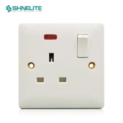 China Commercial BS 13amp 1 Strip Switched Plug, Single Pole With Neon for sale