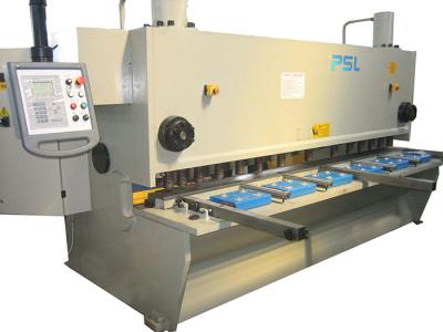 Chine Dégagement automatique de cisaillement hydraulique de Gap d'angle de cisaillement de guillotine de feuille de la machine 6mm de commande numérique par ordinateur d'OR à vendre