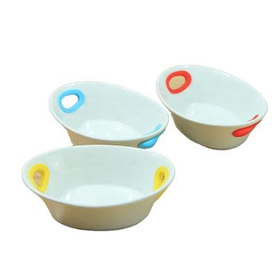 China Sustainable Hotel Restaurant Supply Cheap White Ceramic Salad Bowl With Silicone Handle for sale