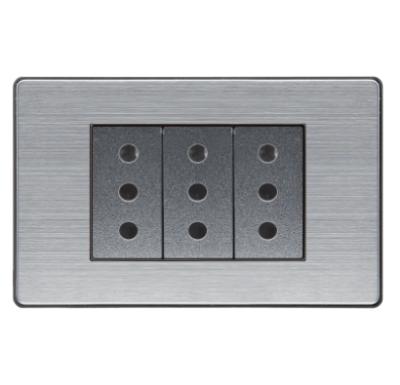 China Italy 10A 3 Strip Wall Socket Commercial Outlet With Security Door for sale
