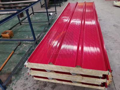Cina Pannello a prova di fuoco rosso del tetto del panino di lana di roccia dell'officina in vendita