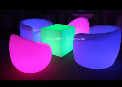 Chine Ensemble simple imperméable extérieur de meubles de sofa de lumière de LED avec le Tableau de cube en lueur à vendre