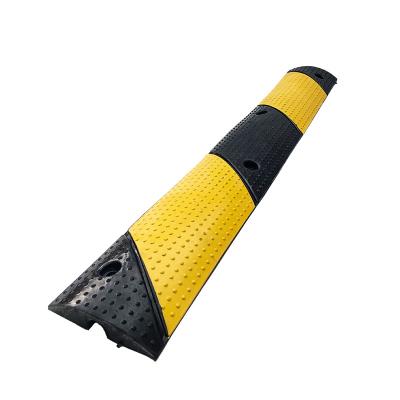 China Rubber Anti-Pressure 1000*150*30mm Cable Protector Bump One Way Traffic Speed Bump for sale