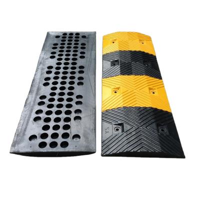 China Anti-pressure 1000MM Driveway Wire Road Rubber Speed Bumps for sale